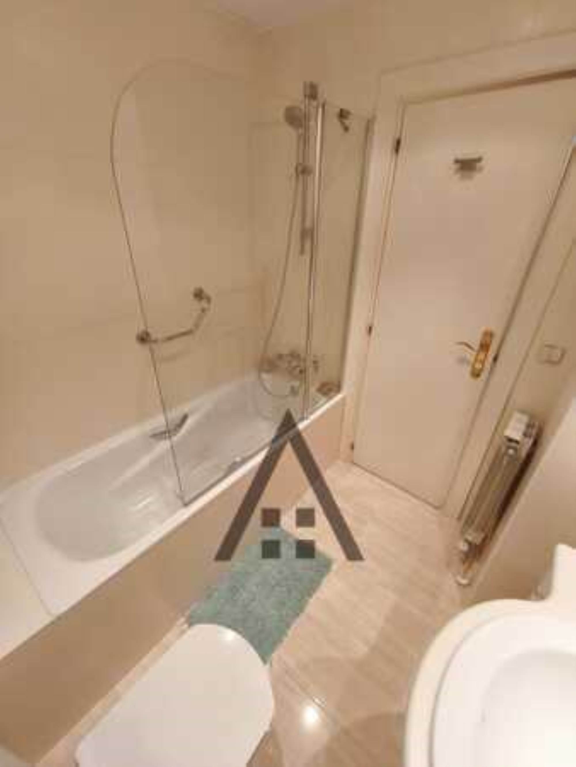 Es lloga ampli pis a Arinsal